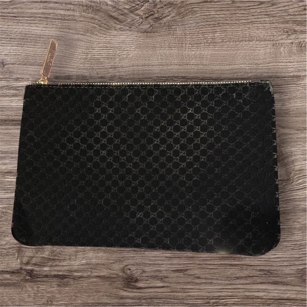 Gucci Beauty Black Velvet Pouch